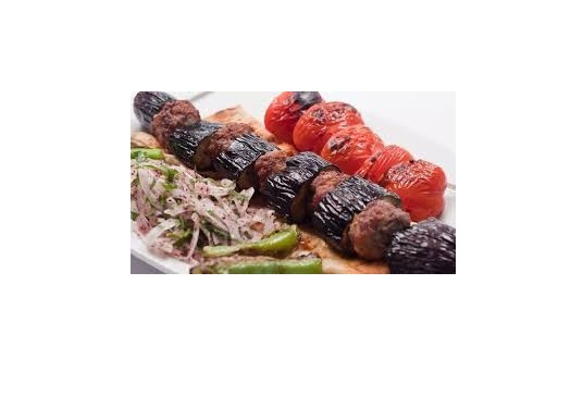 Kırmızı Beyaz Pide Kebap 